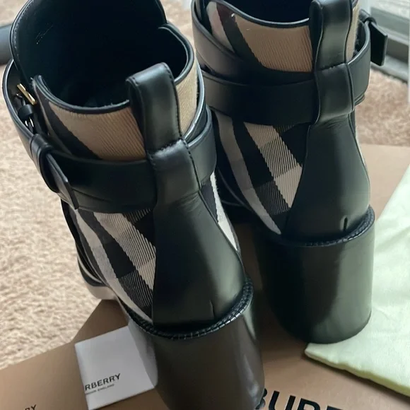 Burberry Pryle Equestrian Check Ankle leather Booties - Picture 5 of 8
